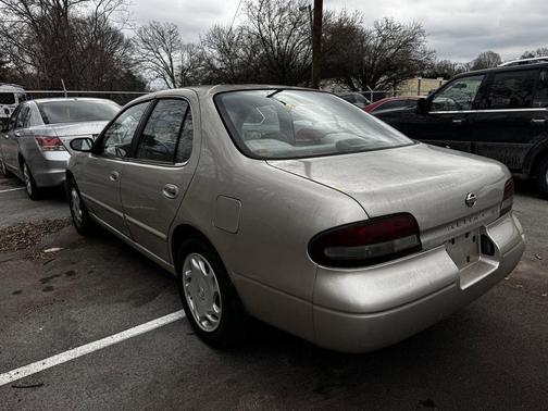 1997 Nissan Altima XE