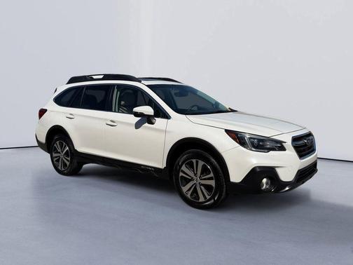 Crystal White Pearl 2019 Subaru Outback 2.5i Limited