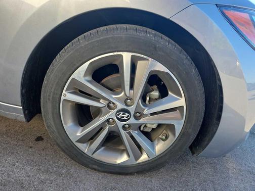 2017 Hyundai ELANTRA Limited