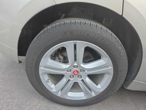 2017 Jaguar F-PACE 35t R-Sport