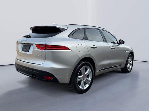 2017 Jaguar F-PACE 35t R-Sport