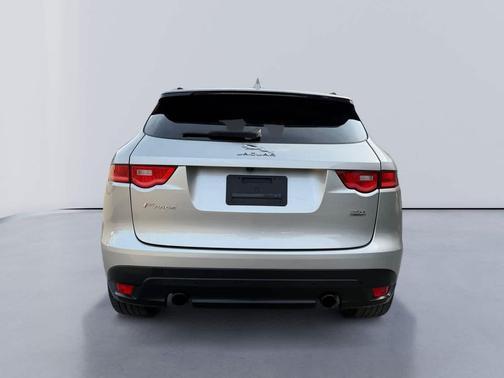 2017 Jaguar F-PACE 35t R-Sport