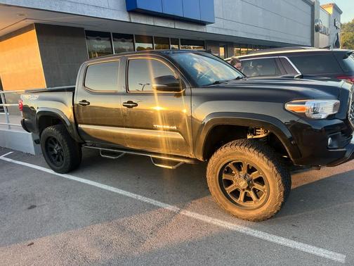 2018 Toyota Tacoma TRD Sport