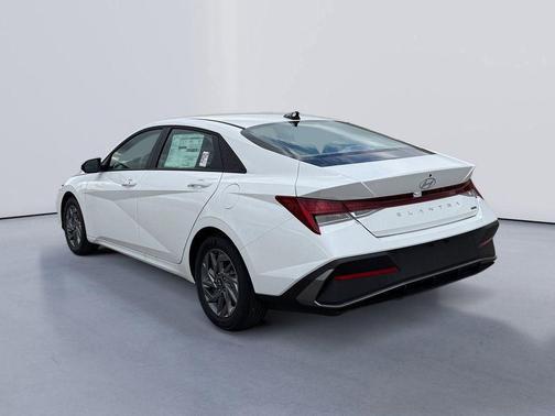 2026 Hyundai ELANTRA HEV Blue