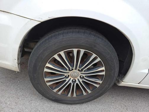 2013 Chrysler Town & Country S