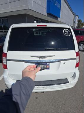 2013 Chrysler Town & Country S