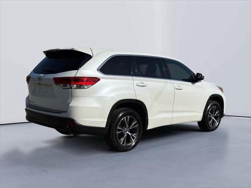 2017 Toyota Highlander LE