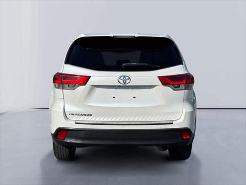 2017 Toyota Highlander LE