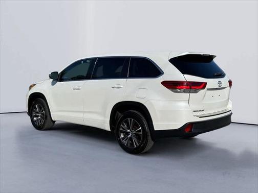 2017 Toyota Highlander LE