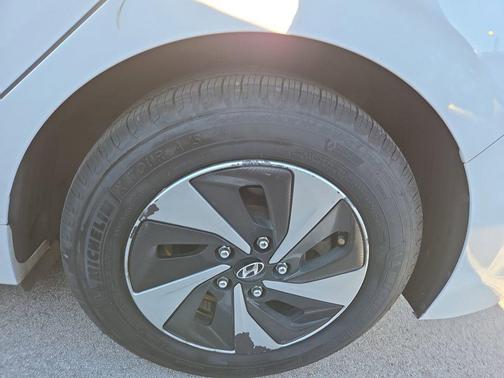 2017 Hyundai IONIQ Hybrid SEL