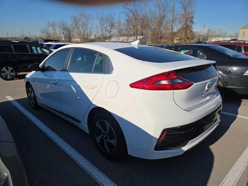 2017 Hyundai IONIQ Hybrid SEL