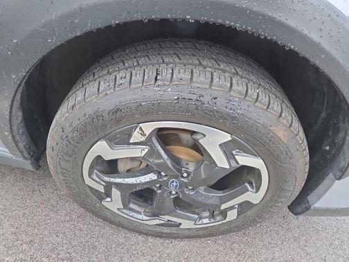 Ice Silver Metallic 2022 Subaru Crosstrek Limited