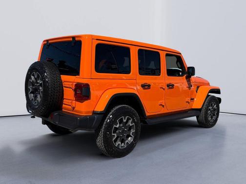 Joose 2025 Jeep Wrangler 4-Door Sahara 4x4