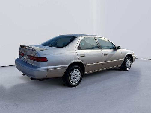 1997 Toyota Camry LE