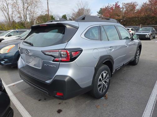 2025 Subaru Outback Base