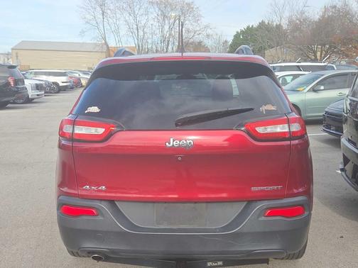 2016 Jeep Cherokee Sport