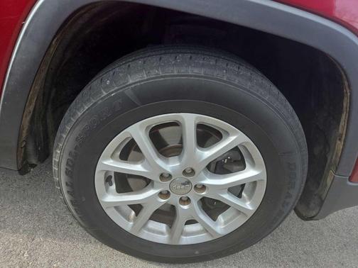 2016 Jeep Cherokee Sport