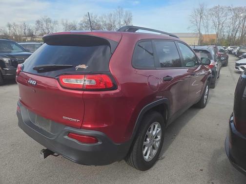 2016 Jeep Cherokee Sport