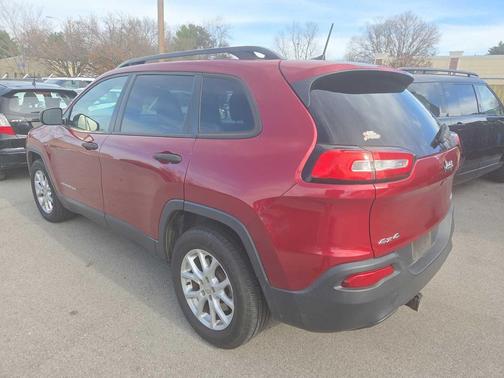 2016 Jeep Cherokee Sport