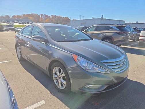 2011 Hyundai SONATA Limited