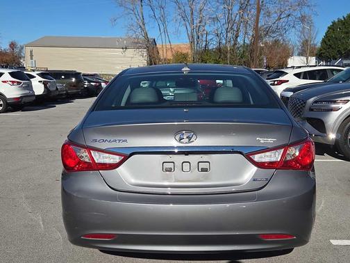 2011 Hyundai SONATA Limited