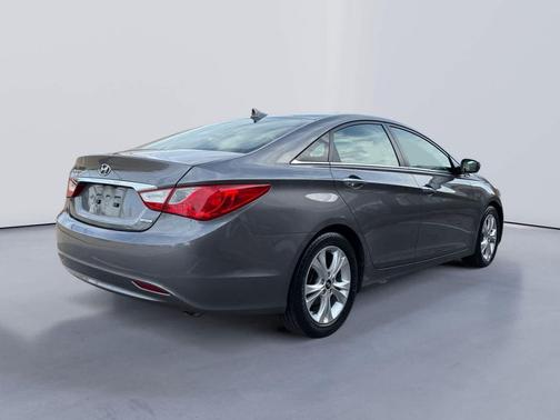 2011 Hyundai SONATA Limited
