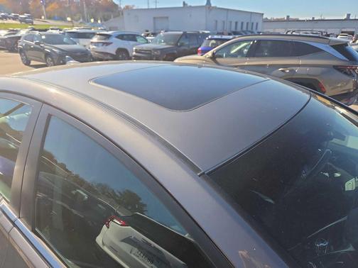 2011 Hyundai SONATA Limited