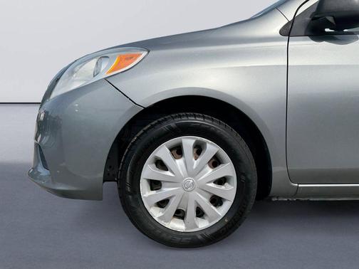 2012 Nissan Versa 1.6 S