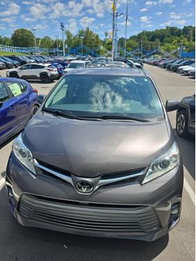 2019 Toyota Sienna XLE Premium