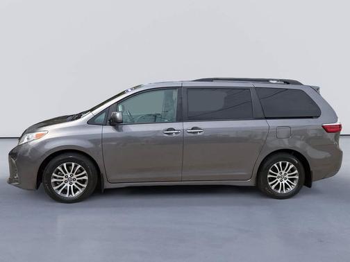 2019 Toyota Sienna XLE Premium
