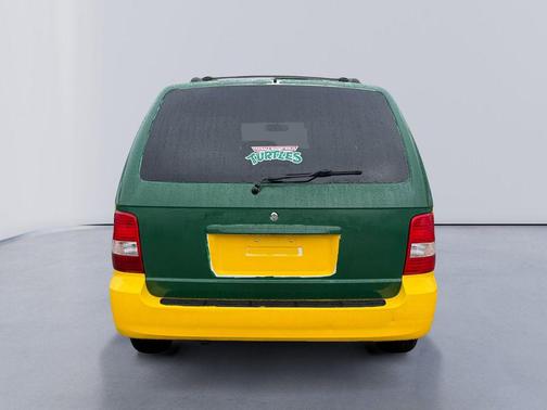 Yellow 2005 Kia Sedona LX