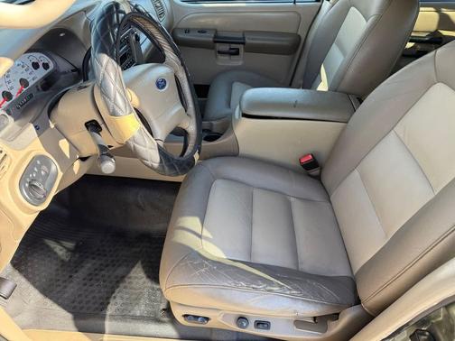 2004 Ford Explorer Sport Trac XLS
