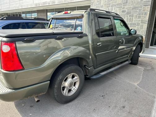 2004 Ford Explorer Sport Trac XLS