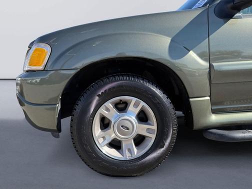 2004 Ford Explorer Sport Trac XLS