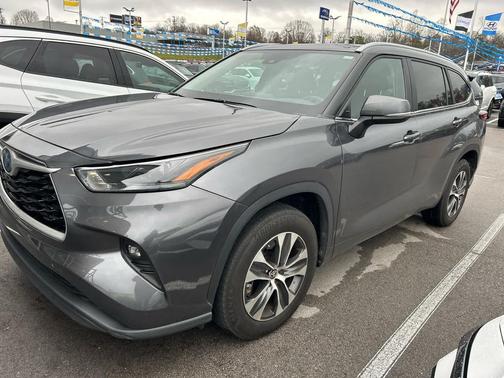 2023 Toyota Highlander Hybrid XLE