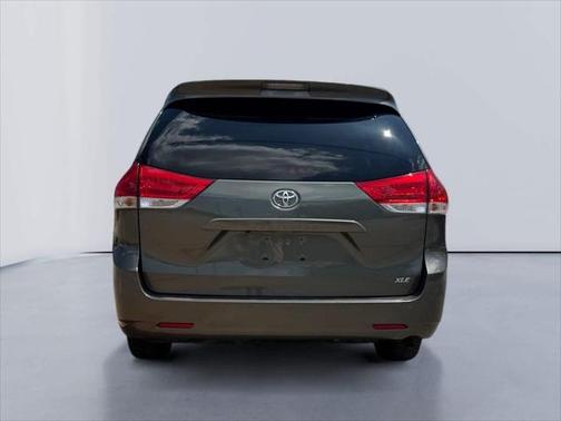 2011 Toyota Sienna XLE