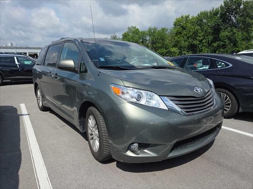 2011 Toyota Sienna XLE