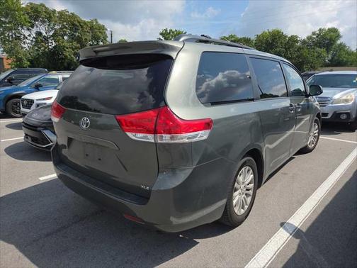 2011 Toyota Sienna XLE