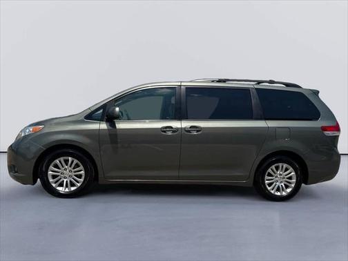 2011 Toyota Sienna XLE