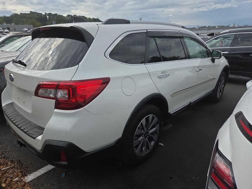 2018 Subaru Outback 2.5i Touring