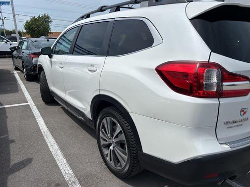 Crystal White Pearl 2020 Subaru Ascent Limited 7-Passenger