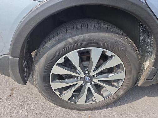 Ice Silver Metallic 2016 Subaru Outback 2.5i Limited