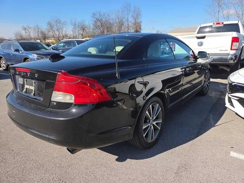 2011 Volvo C70 T5