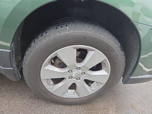 Cypress Green Pearl 2011 Subaru Outback 2.5 i Premium