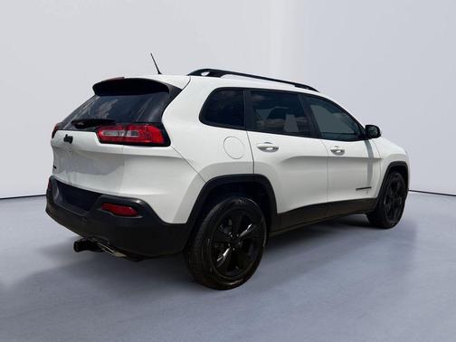 Bright White Clearcoat 2015 Jeep Cherokee Latitude