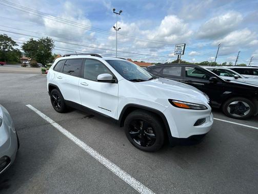Bright White Clearcoat 2015 Jeep Cherokee Latitude