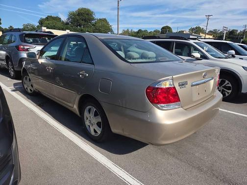 2006 Toyota Camry LE