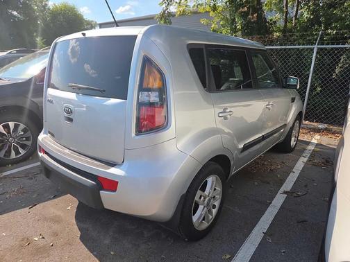2011 Kia Soul +