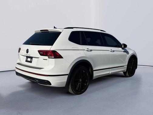 2022 Volkswagen Tiguan 2.0T SE R-Line Black 4MOTION