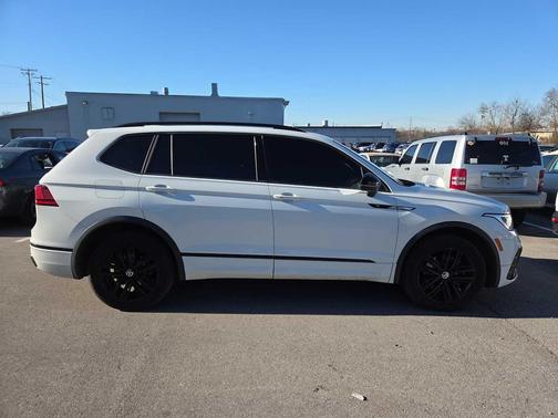 2022 Volkswagen Tiguan 2.0T SE R-Line Black 4MOTION